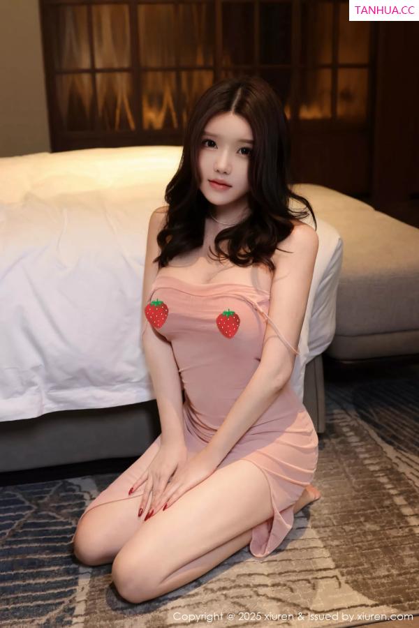   [XiuRen]高清写真图 2025.04.30 No.10229 小薯条nienie 吊带长裙第34张图片